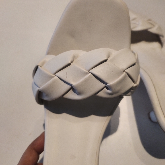 S. S. S brand white heels - Picture 6 of 7